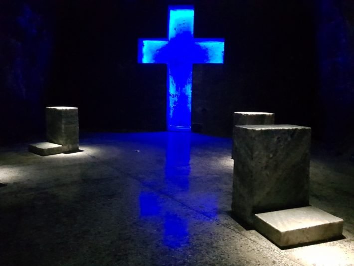 Os 10 destinos mais bonitos na América do Sul 11 Via Crucis, Catedral de Sal