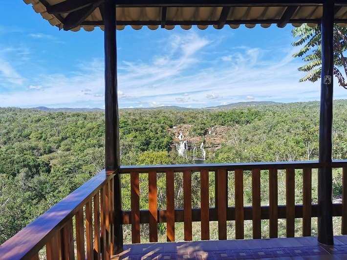 Chapada dos Veadeiros: 4 atrações para crianças e idosos 3 Vista da Cachoeira Poço Encantado a partir da Pousada, Chapada dos Veadeiros