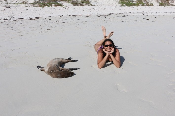 Os 10 destinos mais bonitos na América do Sul 20 Banho de sol acompanhada de leao marinho em Tortuga Bay, Galápagos