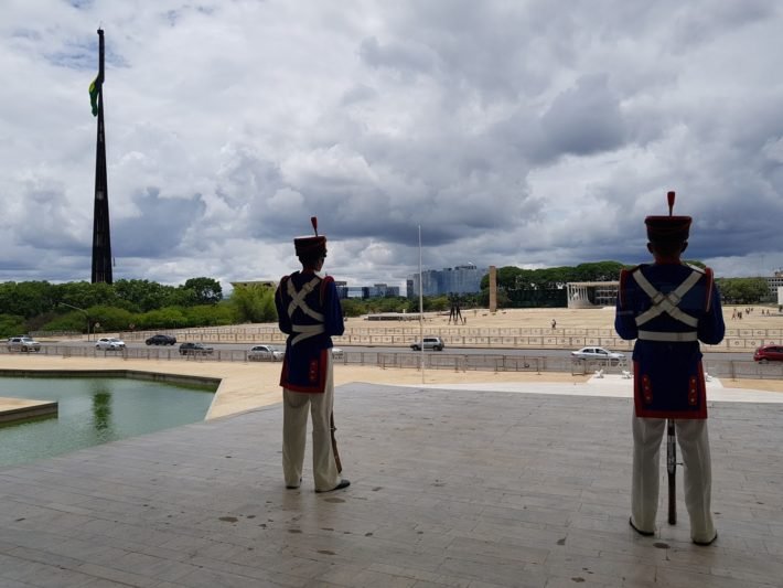 Palácio do Planalto: como visitar o local trabalho do Presidente da República 5 Guardas da Rampa - Palácio do Planalto