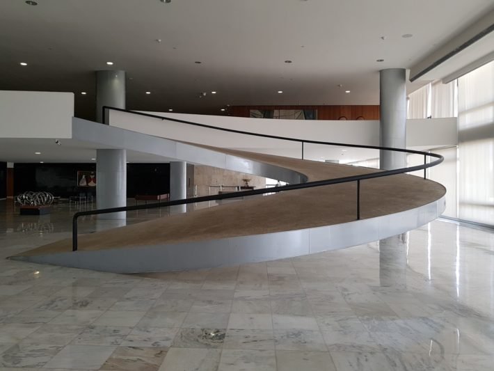 Palácio do Planalto: como visitar o local trabalho do Presidente da República 4 Rampa Circular - Palácio do Planalto