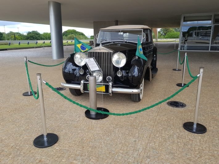 Palácio do Planalto: como visitar o local trabalho do Presidente da República 2 Rolls Royce Presidencial - Palácio do Planalto