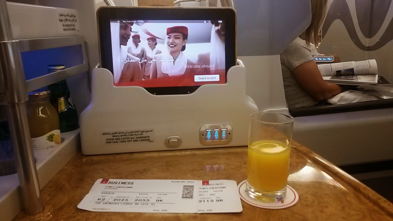 Emirates: voando na Executiva do A380 por 27.500 pontos 3 Assentos da Business Class - A380