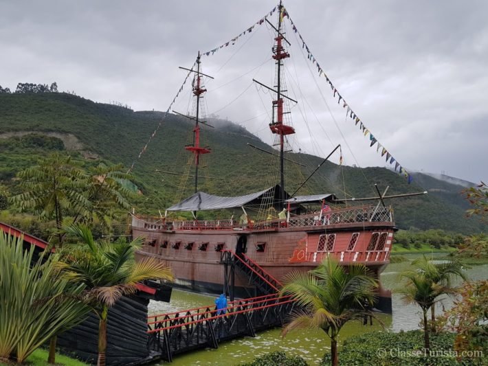 Navio Bergantín Independiente, Parque Jaime Duque, Colômbia Navio Bergantín Independiente, Parque Jaime Duque, Colômbia