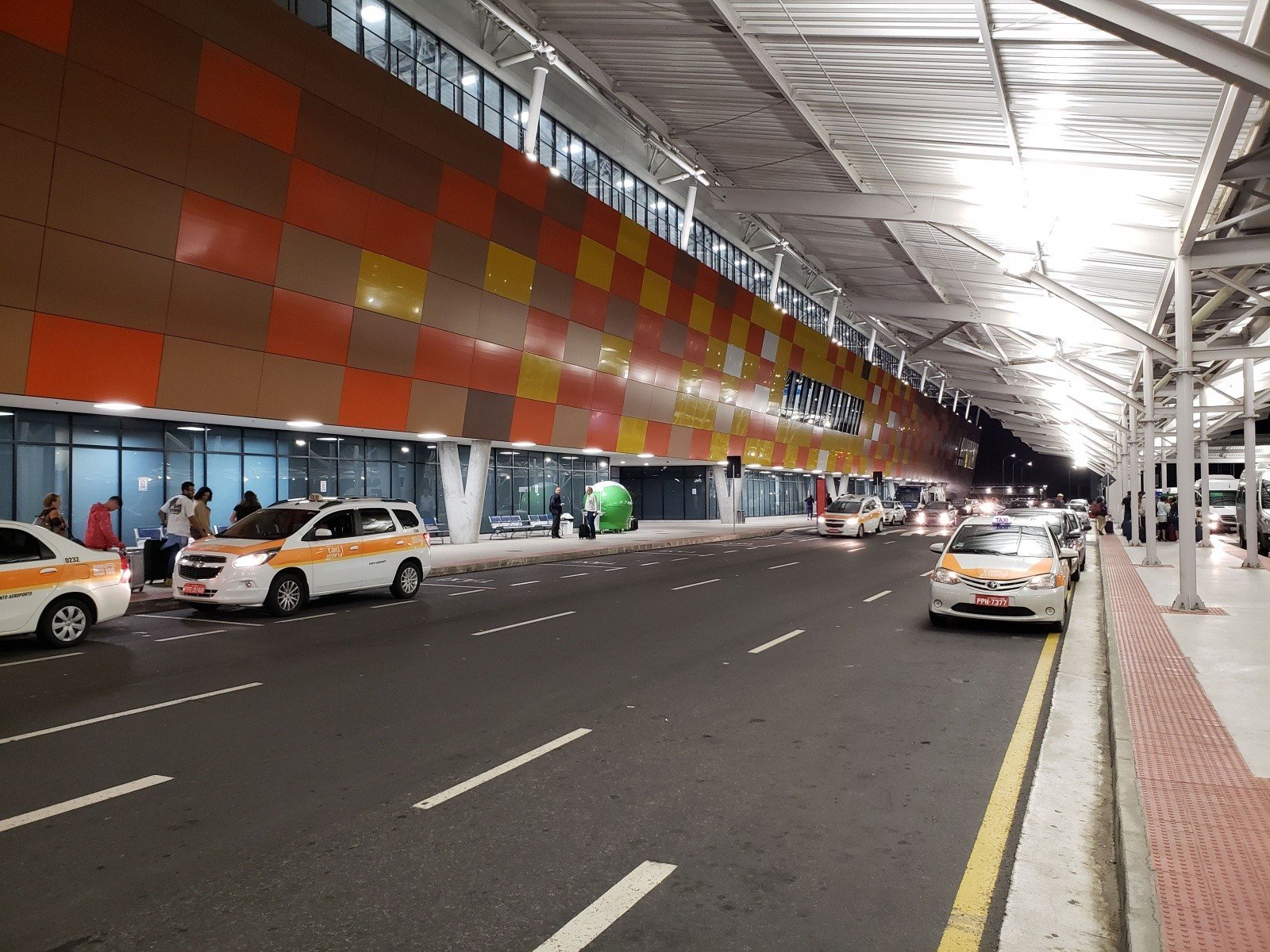 Primeira viagem de avião: um guia passo a passo 8 Desembarque do Aeroporto de Vitória