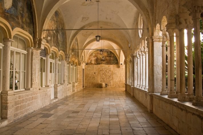 Dubrovnik, Croácia: 5 atrações imperdíveis na pérola do Adriático 15 Monastério Franciscano
