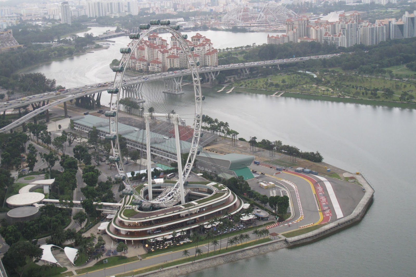 O que fazer em Singapura? As 10 atrações imperdíveis! 5 Singapore Flyer - vista a partir do Marina Bay Sands