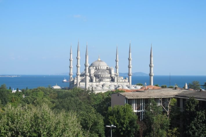Os 10 templos religiosos mais belos do mundo 9 Vista da Mesquita Azul - Bairro Sultanahmet