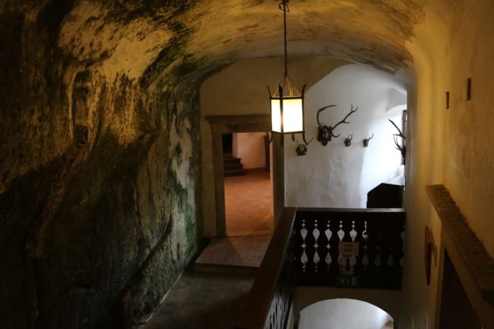 Relatos de Viagem à Eslovênia: pequeno país, muitos encantos 14 Castelo de Predjama, Eslovênia