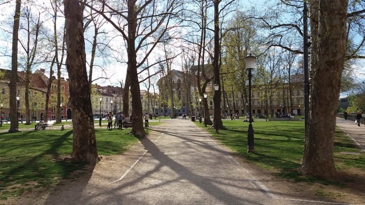 Relatos de Viagem à Eslovênia: pequeno país, muitos encantos 31 Praça do Congresso, Ljubliana
