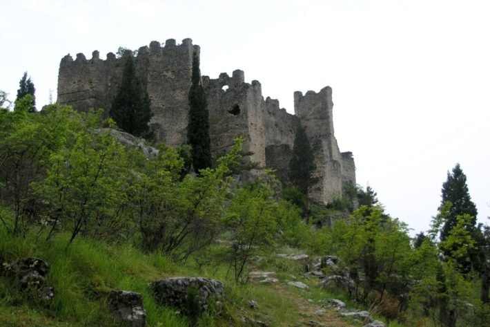 Blagaj: visita à cidade dos dervixes na Bósnia-Herzegovina 6 Stjephan Grad