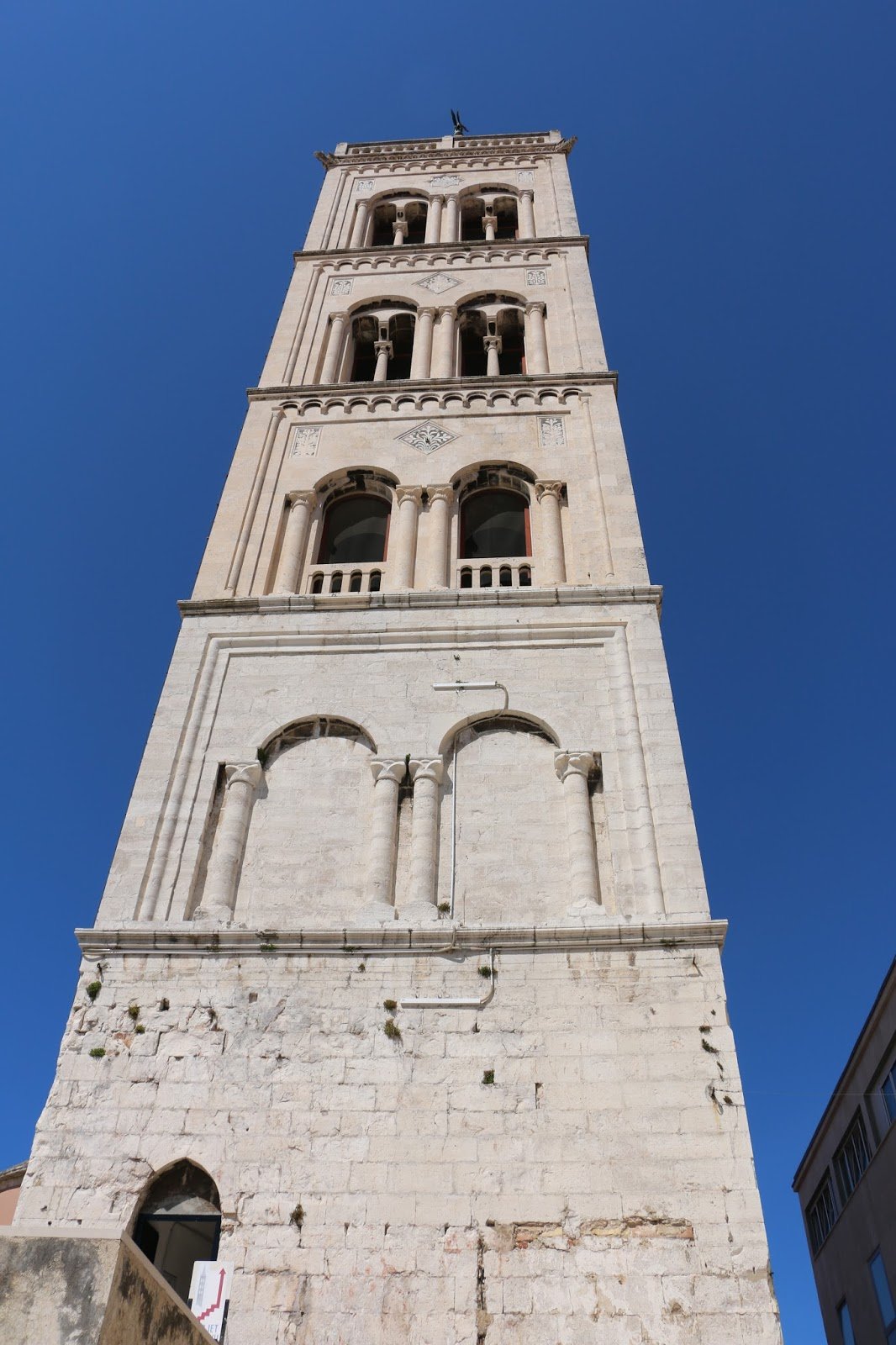 Uma parada em Zadar: uma das cidades mais antigas da Croácia 5 Torre da Igreja de São Donato