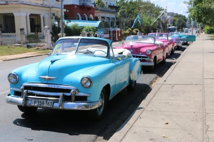 Havana: roteiro de 1 dia pela capital de Cuba 2 Carros antigos em Havana