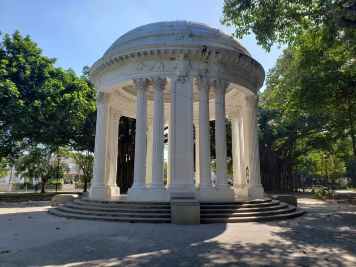 Parque Miramar, Havana, Cuba Parque Miramar, Havana, Cuba
