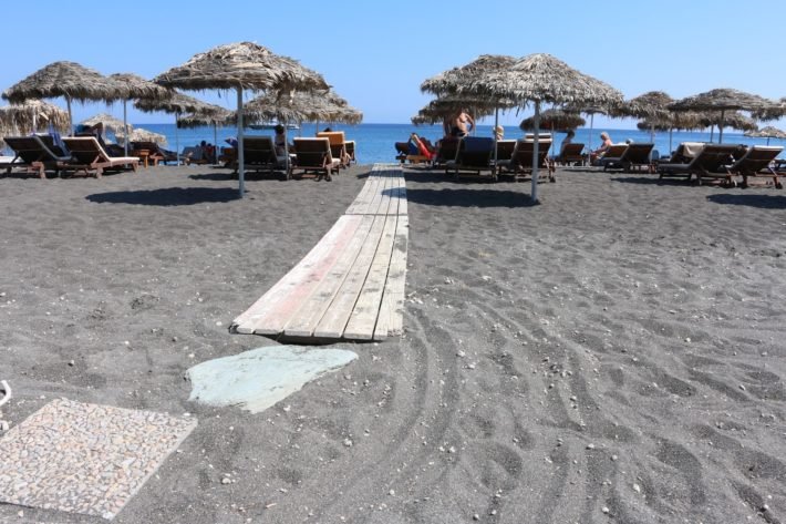 Praia de Perivolos, Santorini, Grécia Praia de Perivolos, Santorini, Grécia