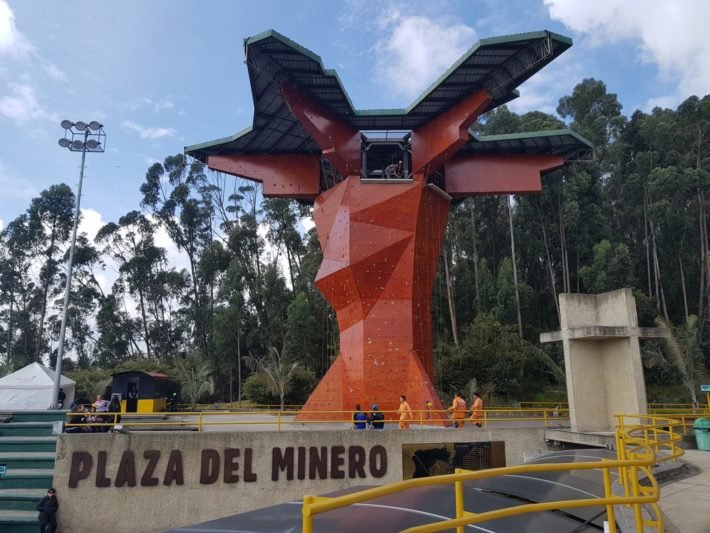 Plaza del Minero, Catedral de Sal de Zipaquirá, Colômbia Plaza del Minero, Catedral de Sal de Zipaquirá, Colômbia
