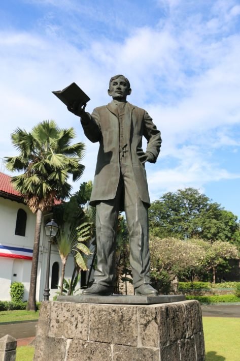 Estátua de José Rizal, Forte Santiago, Manila, Filipinas Estátua de José Rizal, Forte Santiago, Manila, Filipinas
