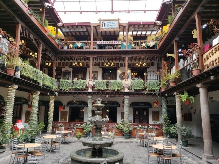 Restaurante Hasta La Vuelta Señor, Centro Histórico de Quito, Equador Restaurante Hasta La Vuelta Señor, Centro Histórico de Quito, Equador