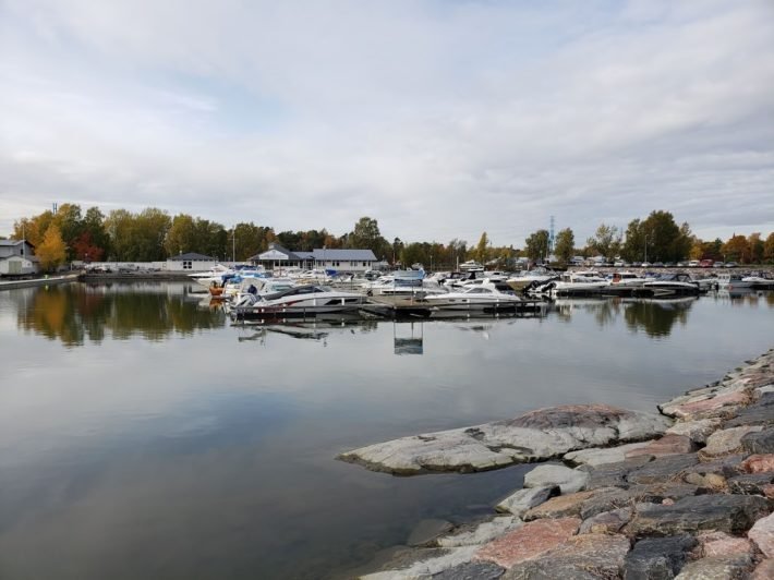 Waterfront near Sibelius Park: walking around is a plesant experience. Waterfront near Sibelius Park: walking around is a plesant experience.