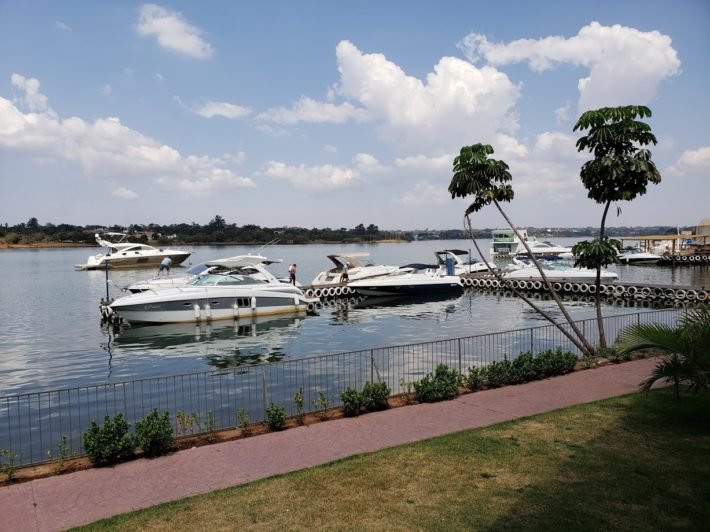 Don Durica Beira Lago: vista do Lago Paranoá, Brasília Don Durica Beira Lago: vista do Lago Paranoá, Brasília