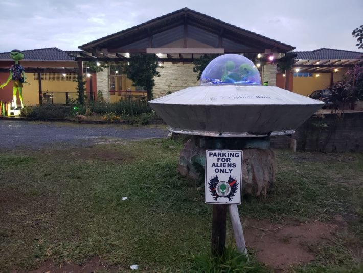 Disco Voador no Centro de Alto Paraíso de Goiás, Chapada dos Veadeiros Disco Voador no Centro de Alto Paraíso de Goiás, Chapada dos Veadeiros