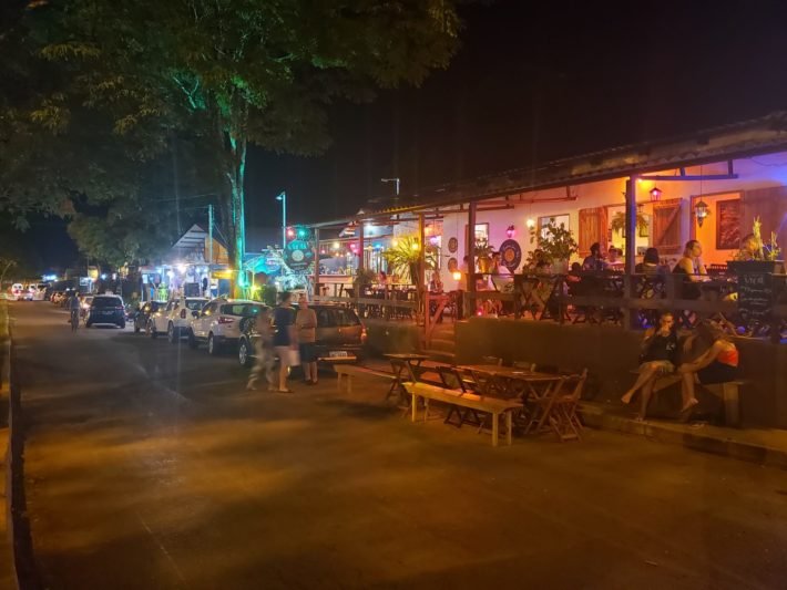 Vida noturna em Alto Paraíso de Goiás, Chapada dos Veadeiros Vida noturna em Alto Paraíso de Goiás, Chapada dos Veadeiros