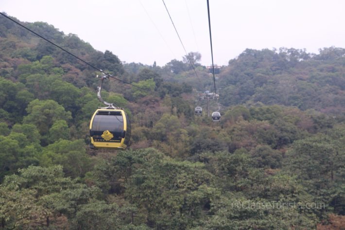 Teleférico para a Baiyun Mountain, Guangzhou, China Teleférico para a Baiyun Mountain, Guangzhou, China