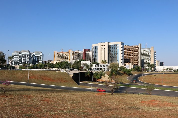 Onde ficar em Brasília? 16 hotéis nas melhores regiões 2 Setor Hoteleiro Norte, Vista do Eixo Monumental, Brasília