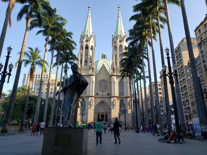 Pós-Pandemia: como retomar as viagens de forma responsável? 2 Praça da Sé, Catedral da Sé, São Paulo