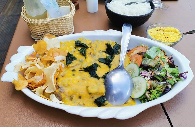 Alter do Chão: os 7 melhores restaurantes do 'Caribe Amazônico' 7 Peixe ao Molho de Camarão, Restaurante Farol da Ilha