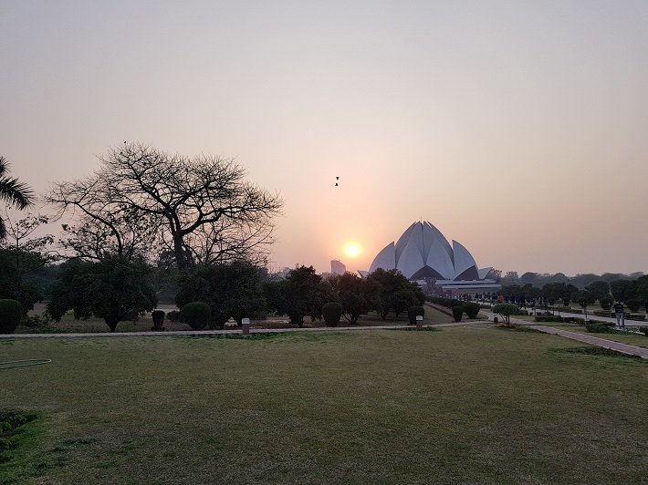 Os 10 templos religiosos mais belos do mundo 8 Por do Sol, Templo de Lotus, Nova Delhi, Índia