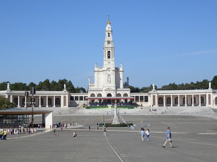 Os 10 templos religiosos mais belos do mundo 15 Santuário de Fátima, Portugal
