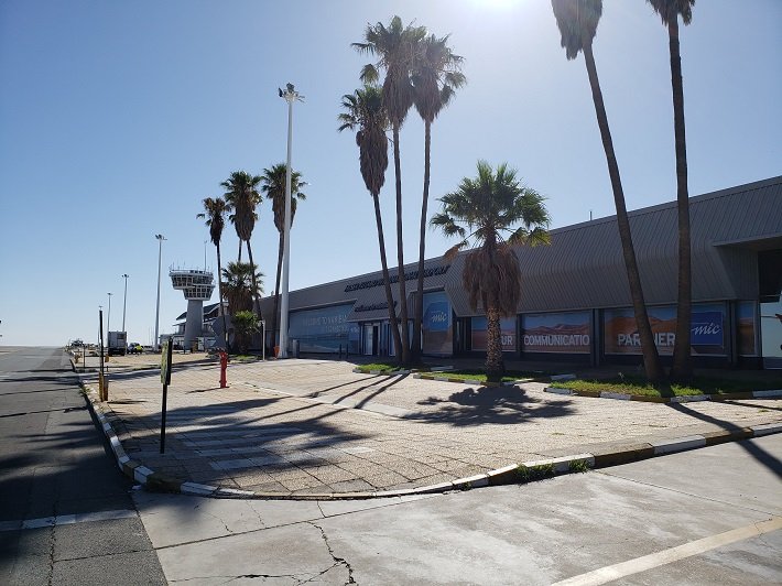 Namíbia, Sim! 12 motivos para você visitar a Namíbia 4 Aeroporto Internacional Hosea Kutako, Windhoek (WDH), Namíbia