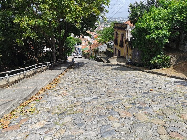21 atrações para visitar a pé em Olinda - roteiro de 1 dia 11 Ladeira da Misericórida, Olinda