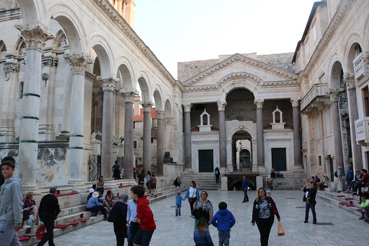 Road Trip pela Croácia, Eslovênia e Bósnia. Imperdível! 18 Palácio Diocleciano, Split, Croácia