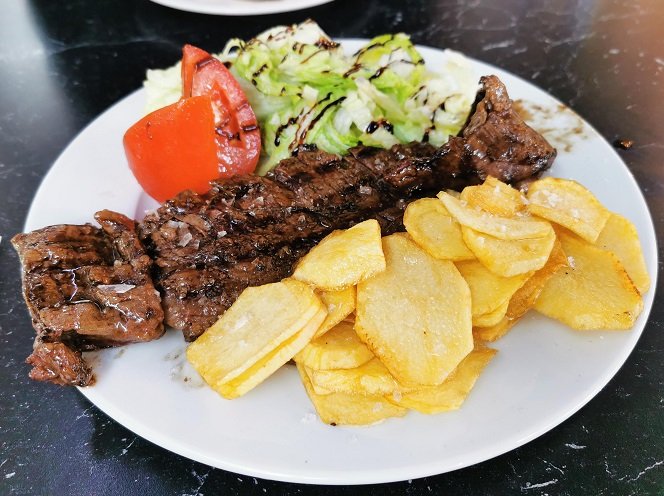 Onde comer em Córdoba, Espanha? 3 restaurantes para você experimentar 3 Entraña, El Argentino, Mercado Victoria, Córdoba, Espanha