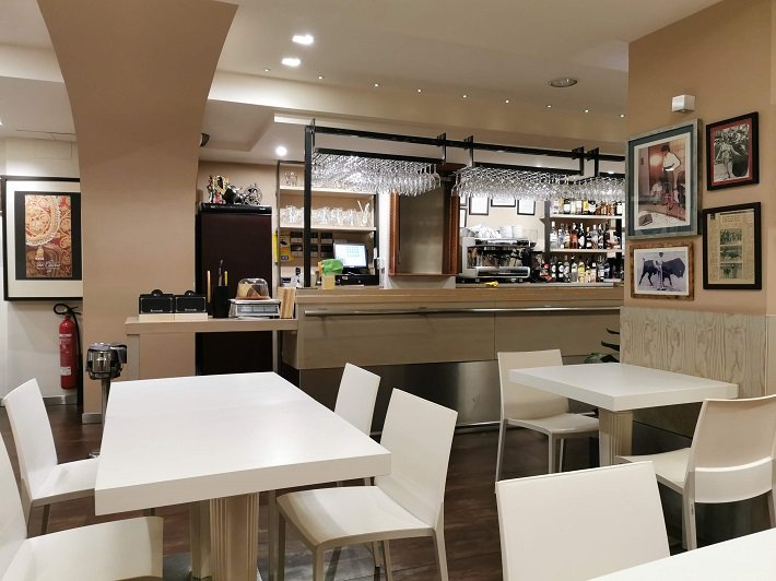 Onde comer em Córdoba, Espanha? 3 restaurantes para você experimentar 6 Taberna Los Califas, Córdoba, Espanha